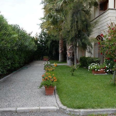 Casa Vacanze Oasi Felicita Нова-Сірі-Маріна Екстер'єр фото