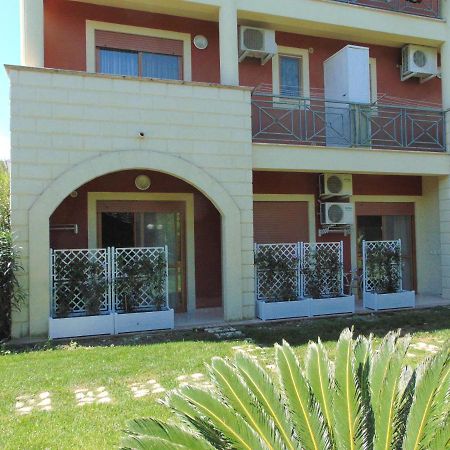 Casa Vacanze Oasi Felicita Нова-Сірі-Маріна Екстер'єр фото