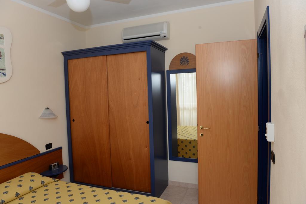 Casa Vacanze Oasi Felicita Нова-Сірі-Маріна Екстер'єр фото