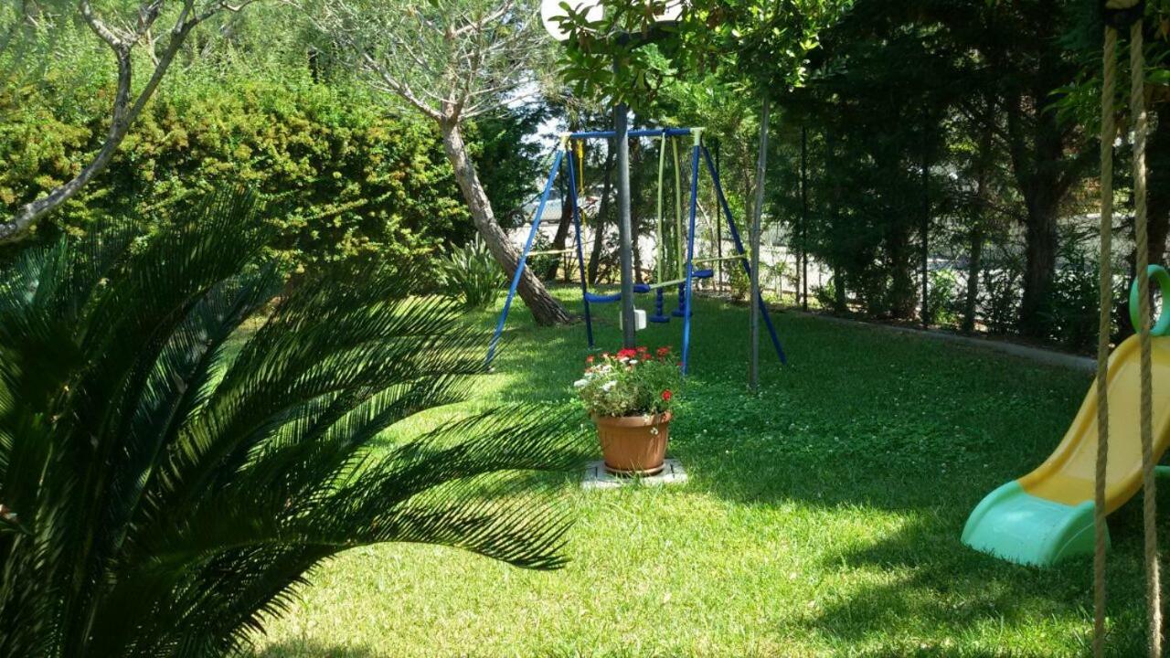 Casa Vacanze Oasi Felicita Нова-Сірі-Маріна Екстер'єр фото