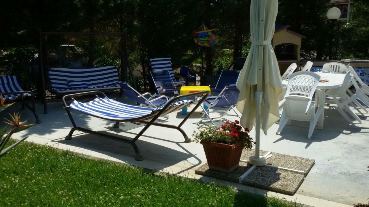 Casa Vacanze Oasi Felicita Нова-Сірі-Маріна Екстер'єр фото