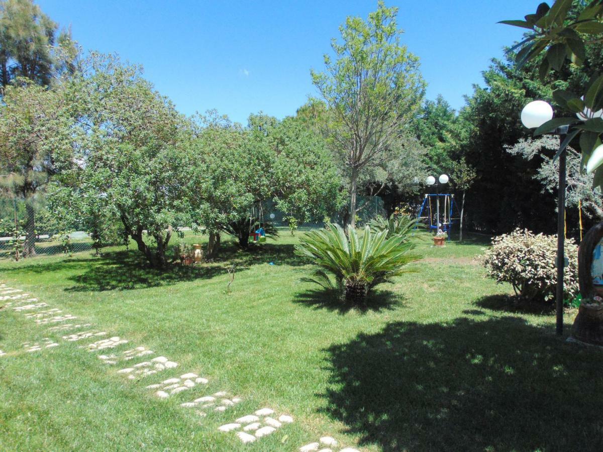 Casa Vacanze Oasi Felicita Нова-Сірі-Маріна Екстер'єр фото