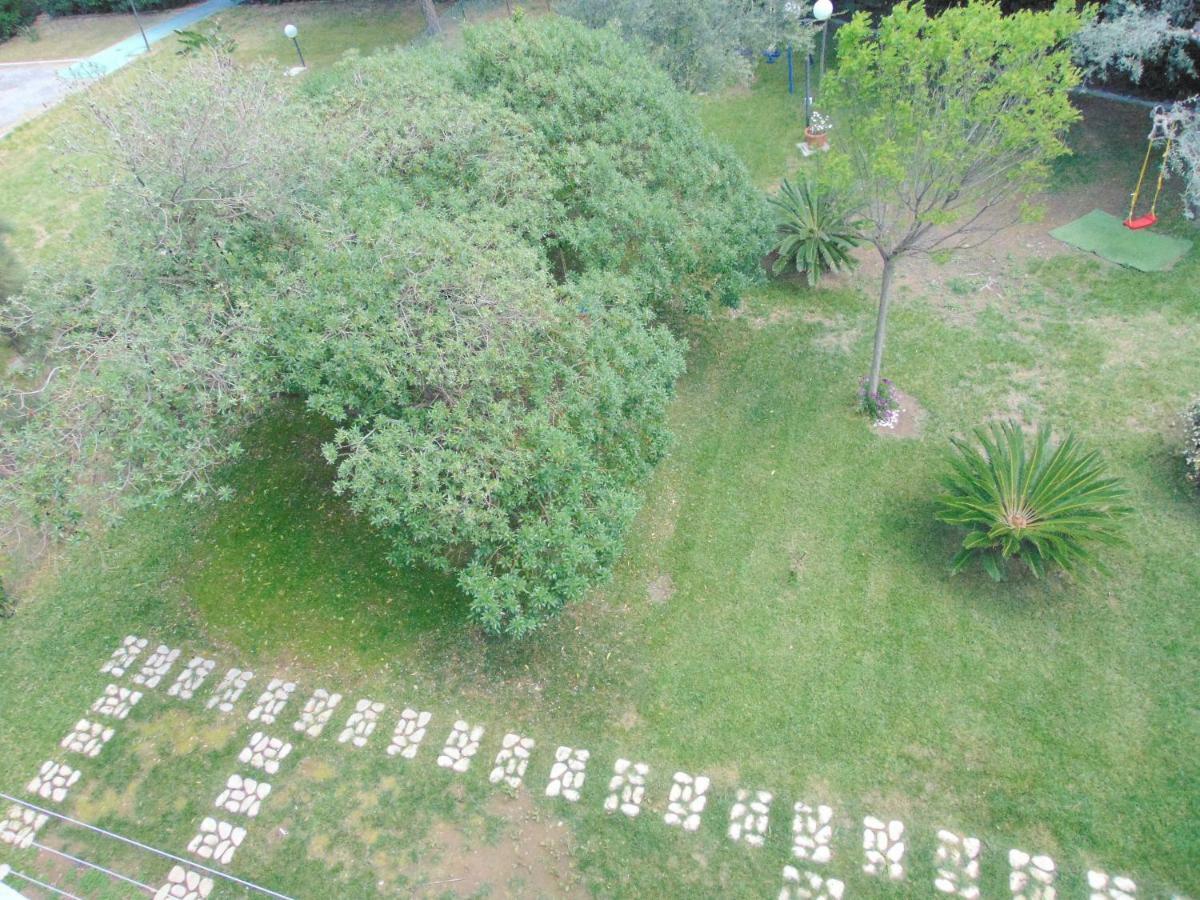 Casa Vacanze Oasi Felicita Нова-Сірі-Маріна Екстер'єр фото