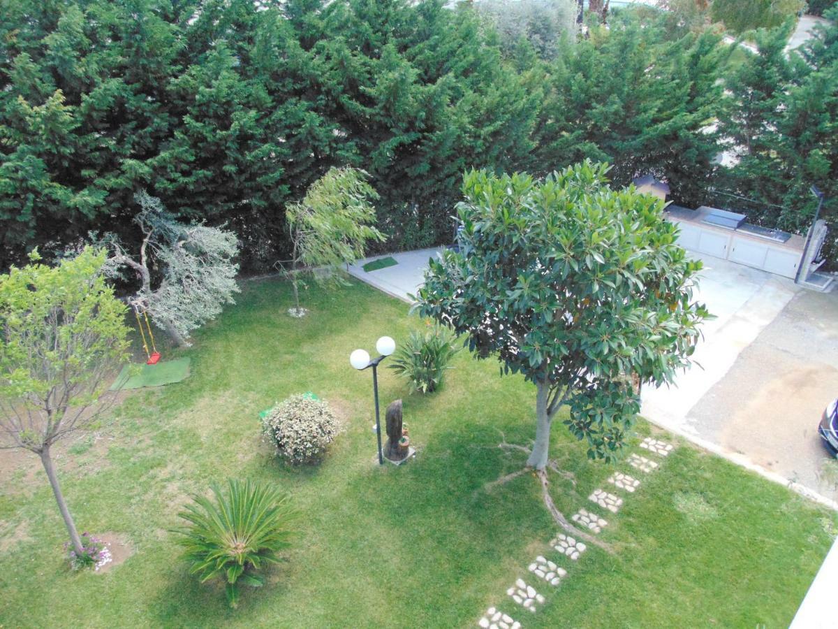 Casa Vacanze Oasi Felicita Нова-Сірі-Маріна Екстер'єр фото