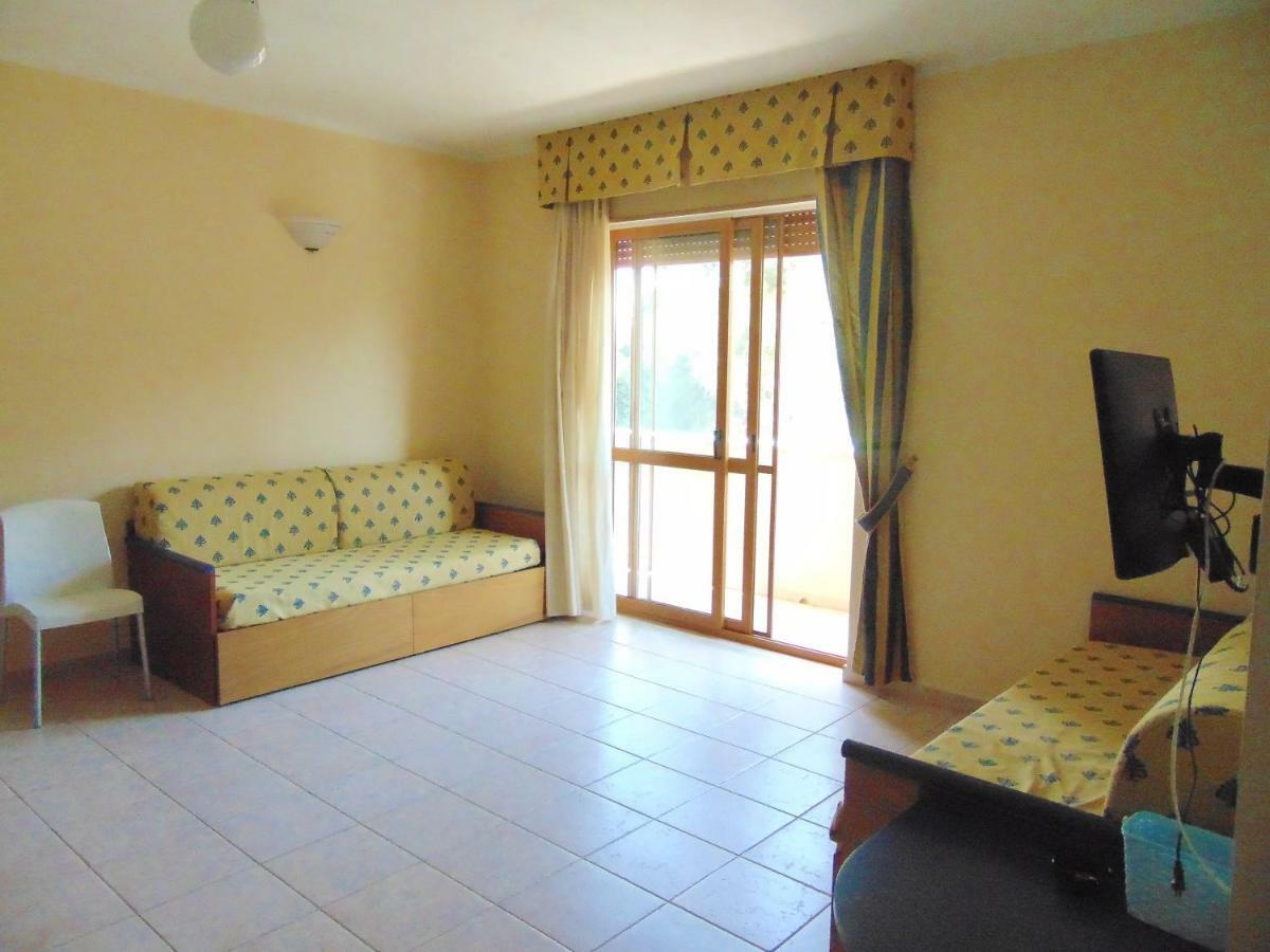 Casa Vacanze Oasi Felicita Нова-Сірі-Маріна Екстер'єр фото