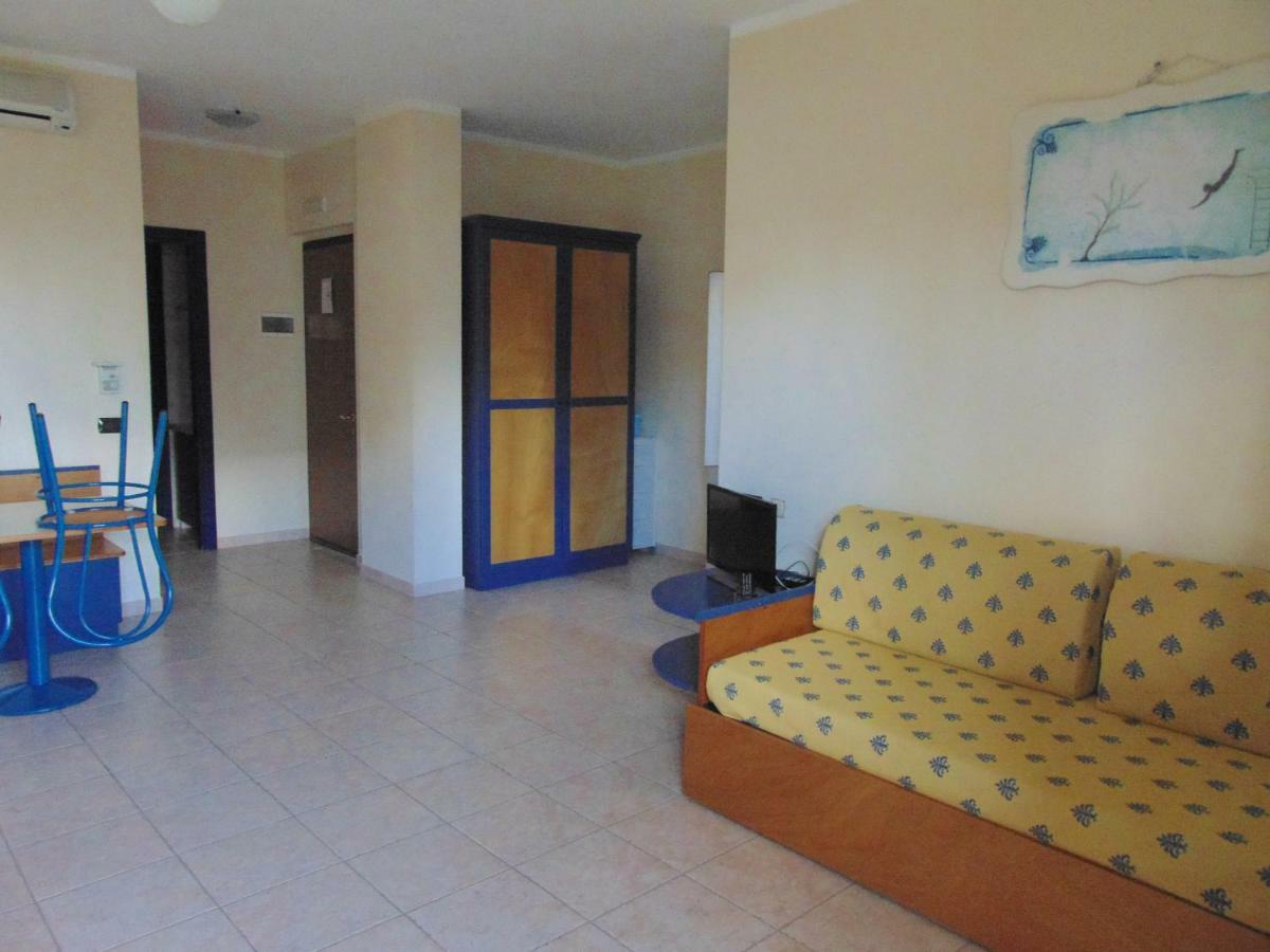 Casa Vacanze Oasi Felicita Нова-Сірі-Маріна Екстер'єр фото